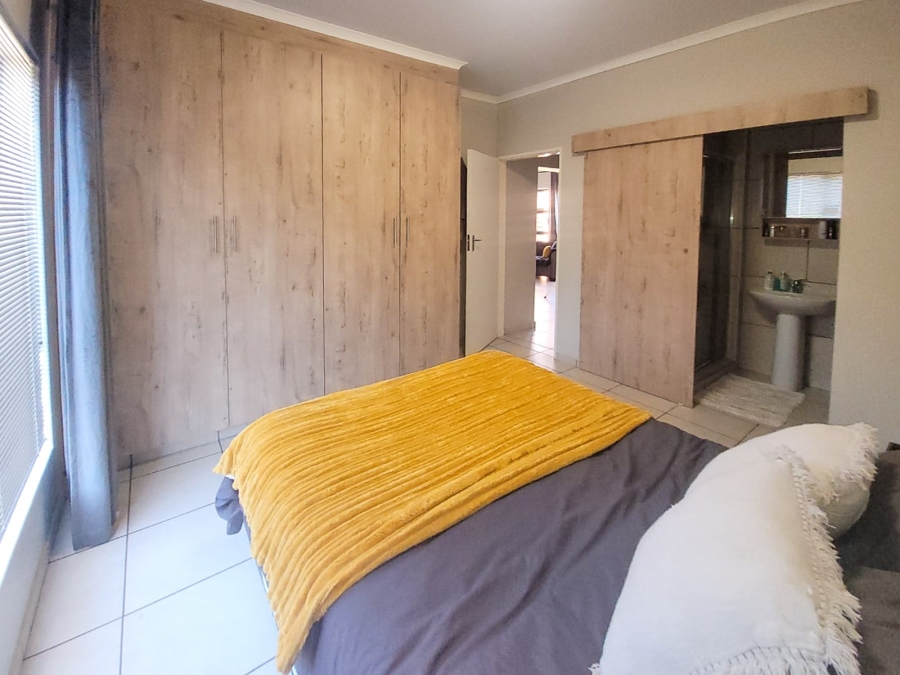 2 Bedroom Property for Sale in Van Der Hoff Park North West